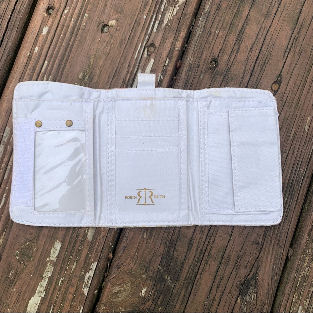 Robin Ruth Sweden Floral Wallet - Picture 3 of 5